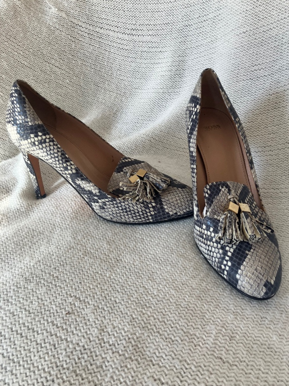 Boss Hugo Boss pumps size 7